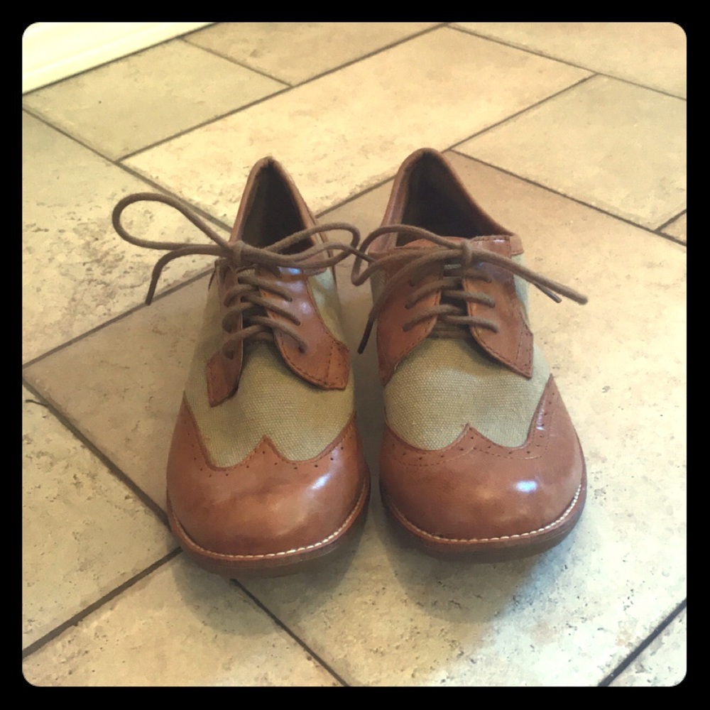 Gianni Bini leather dress flats